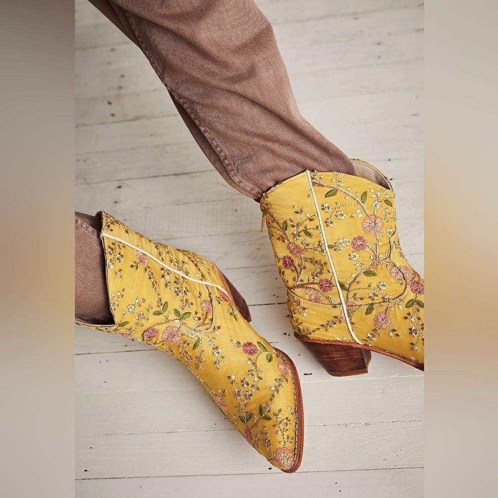 Free People x MOMO NEW YORK ELOISE EMBROIDERED ANKLE BOOTS